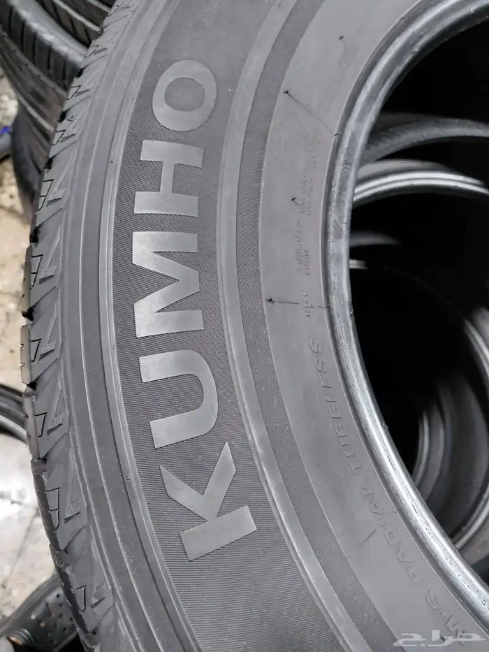 4 كفرات كومهو كوري مقاس 255 70 18 2