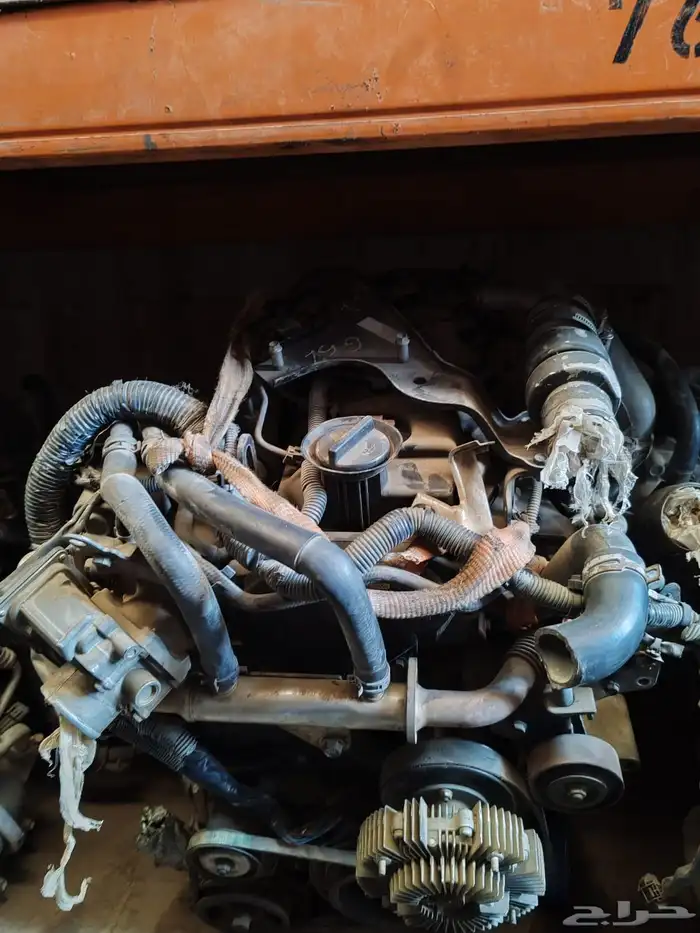 مكاين و قطع غيار نيسان وانيت باص دينا 4