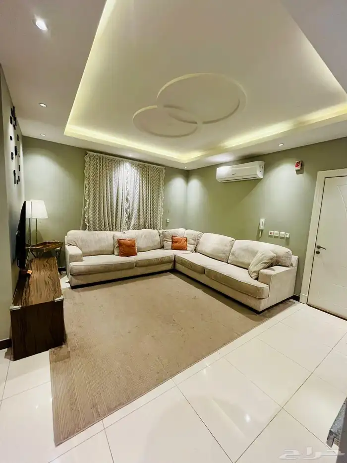 للبيع شقة بحي الملقا 4