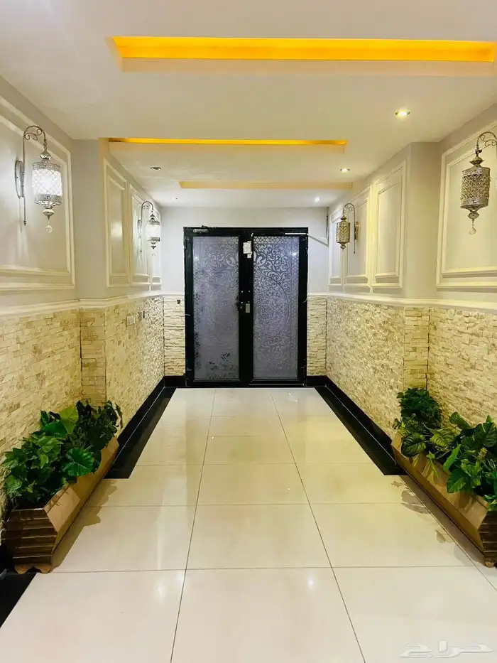 للبيع شقة بحي الملقا 5