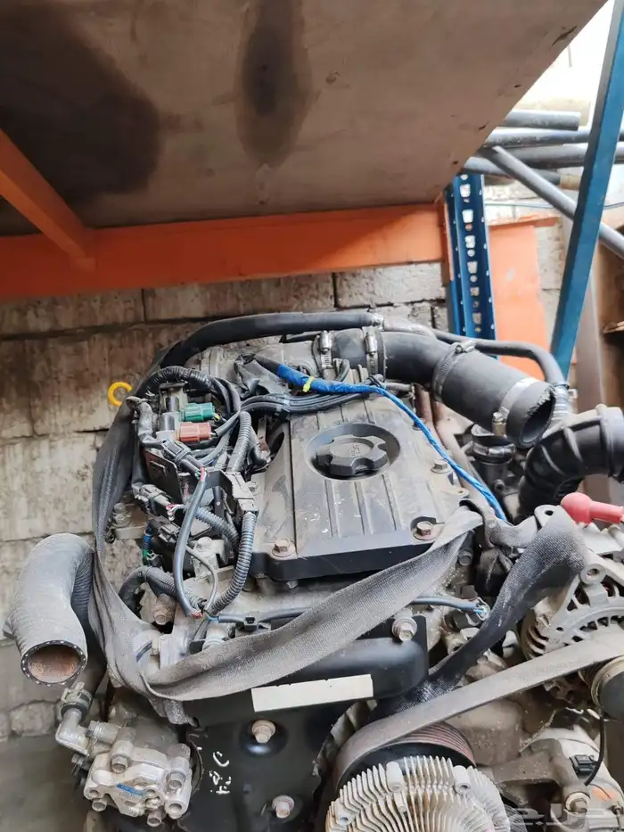 مكاين و قطع غيار نيسان وانيت باص دينا 13