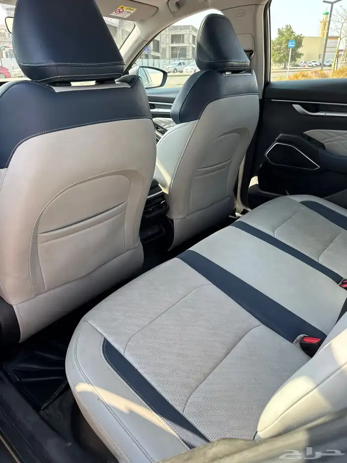 سيدان جيلي إمجراند 2023 25