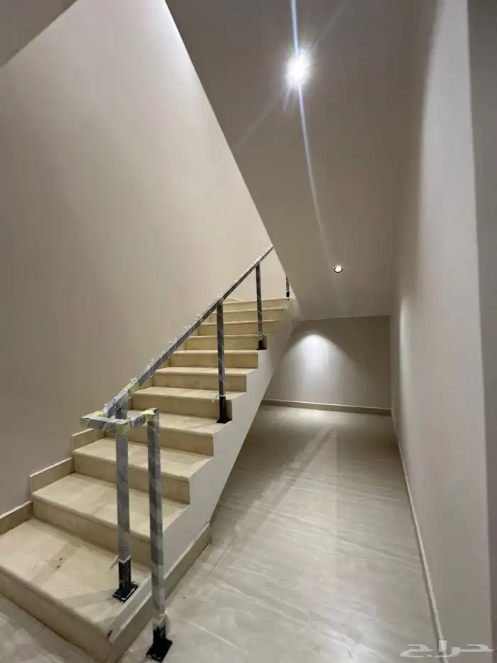 تاون هاوس فاخر للبيع بحي بدر 7