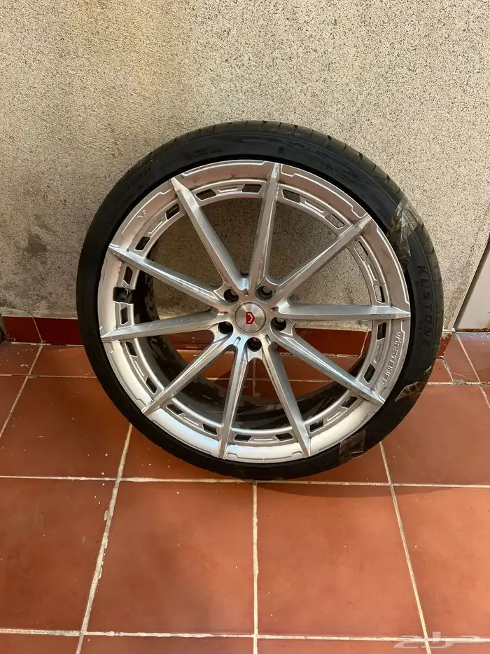 للبيع جنوط فوستن مقاس 21 اصلية بكفراتها 0