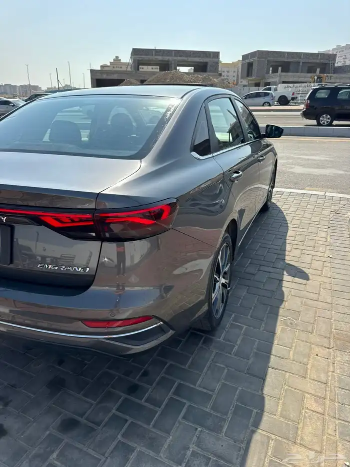 سيدان جيلي إمجراند 2023 8