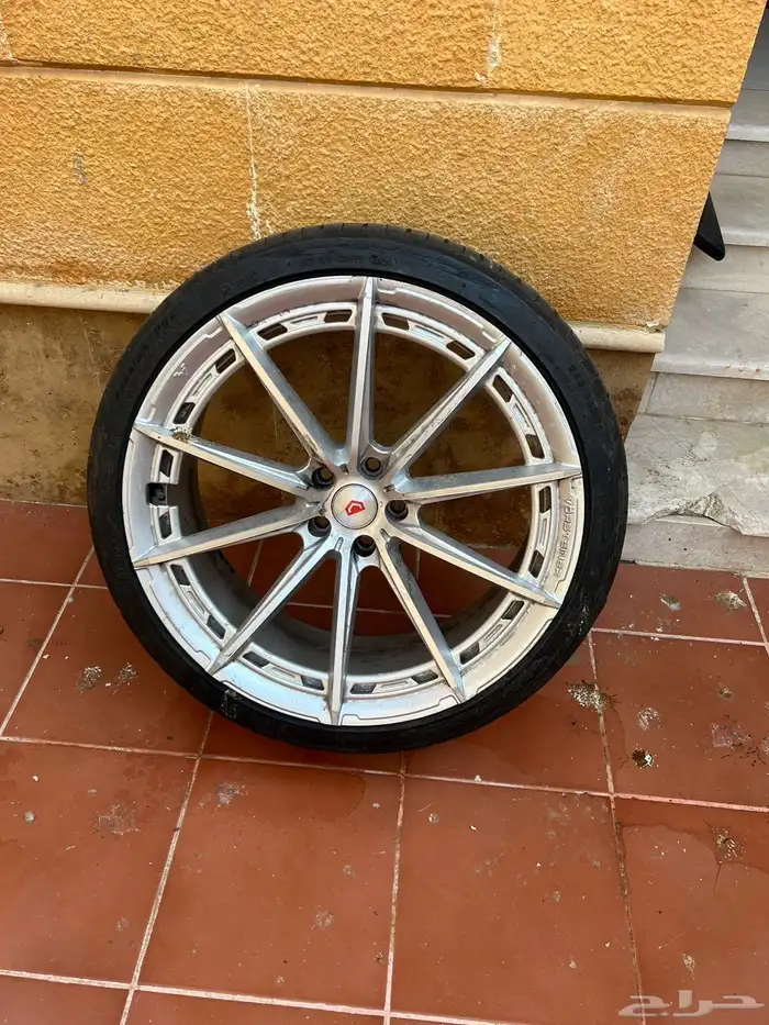 للبيع جنوط فوستن مقاس 21 اصلية بكفراتها 1