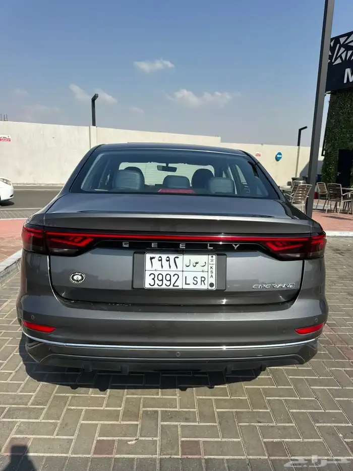 سيدان جيلي إمجراند 2023 7