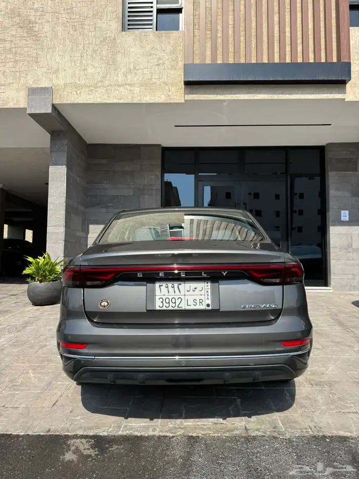 سيدان جيلي إمجراند 2023 33