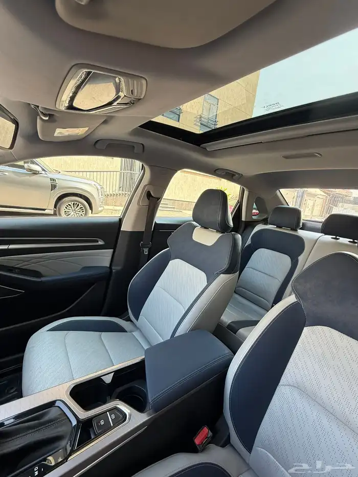 سيدان جيلي إمجراند 2023 36