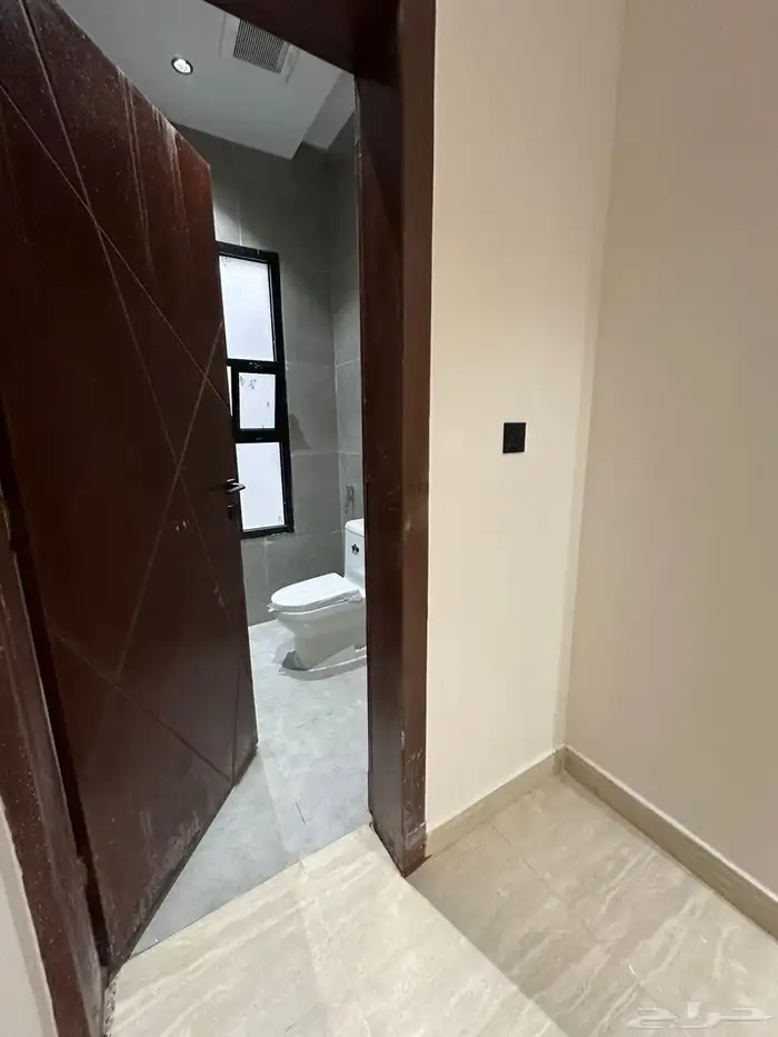 تاون هاوس فاخر للبيع بحي بدر 9