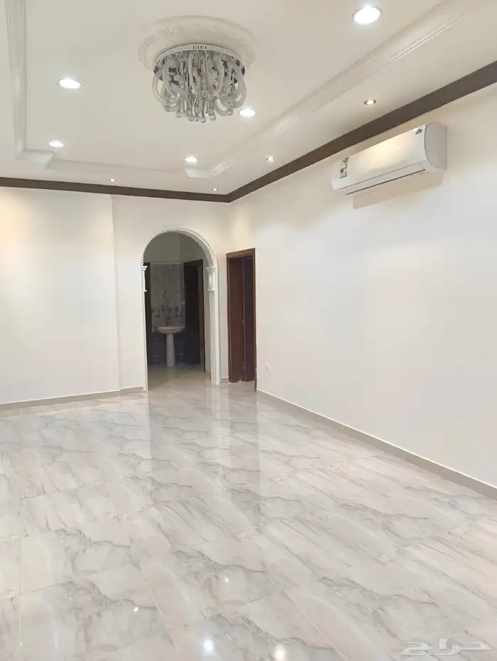 شقة لإيجار أربع غرف مكيفات راكبة في حي الفلاح جدة 0