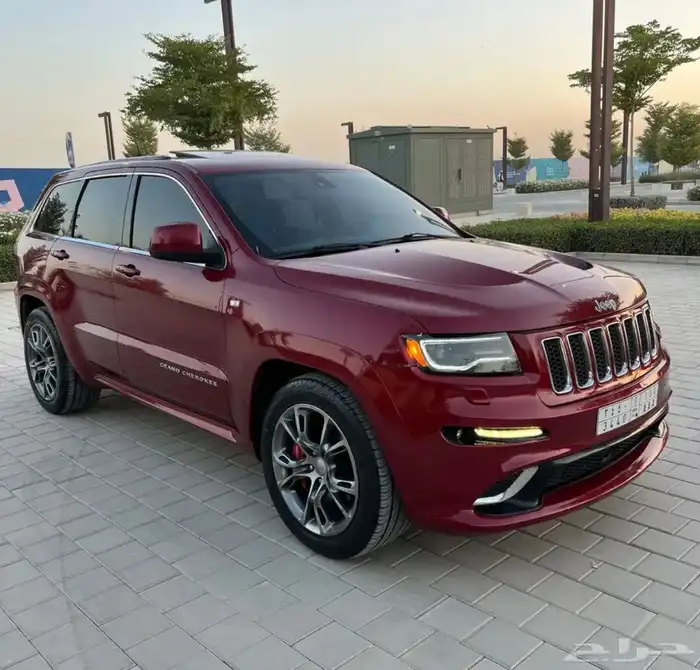 جراند شيروكي SRT8 موديل 2012 7