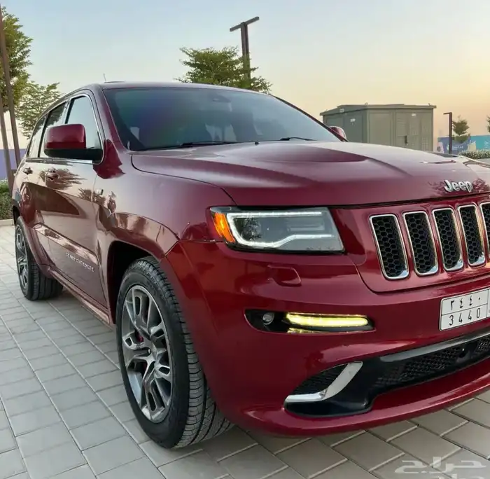 جراند شيروكي SRT8 موديل 2012 8