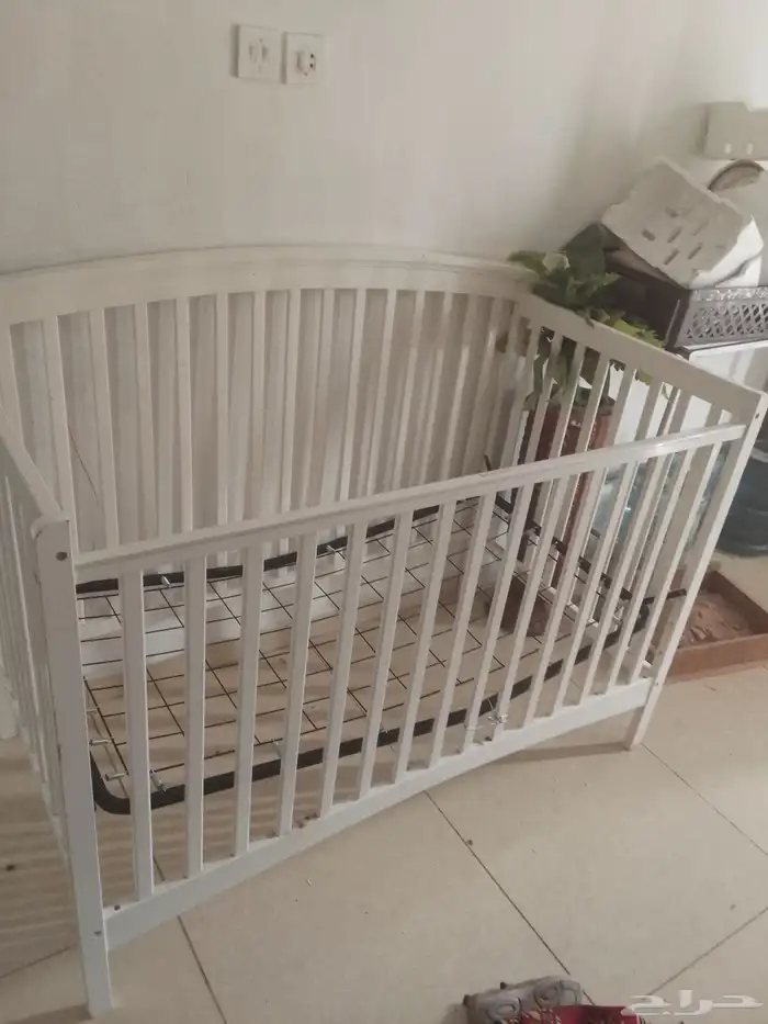 سرير اطفال نضيف 1