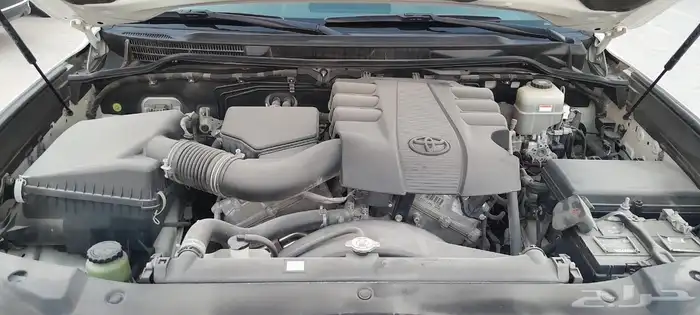 تويوتا لاندكروزر. 2020 جي اكس ار بنزين مكيفين ثلاجه 18