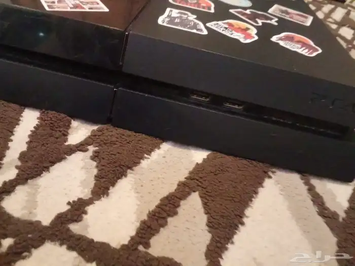 سوني فور للبيع معه شريط ردد جزاءين 1