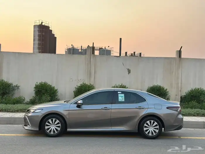 تويوتا كامري 2021 LE بنزين 3