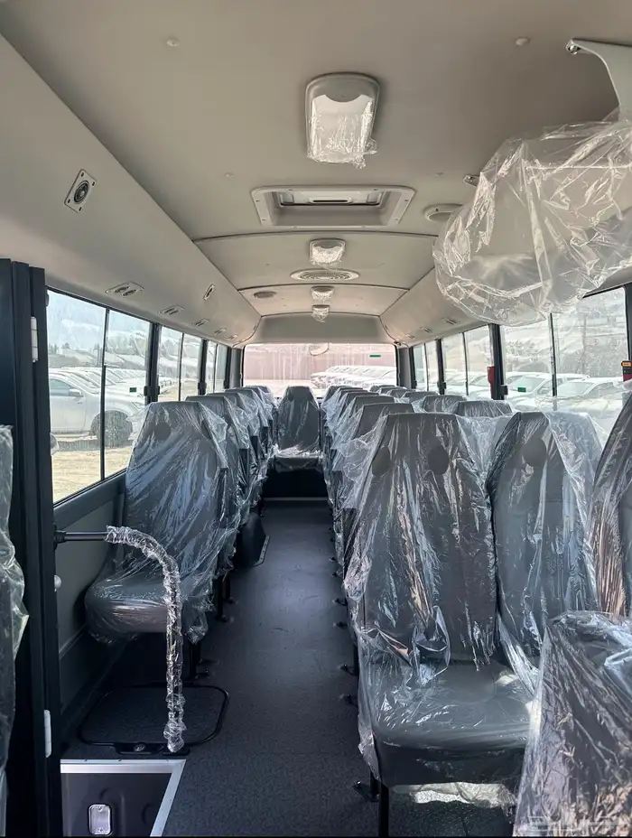 باص هيونداي 23 و 26 راكب 2023 4