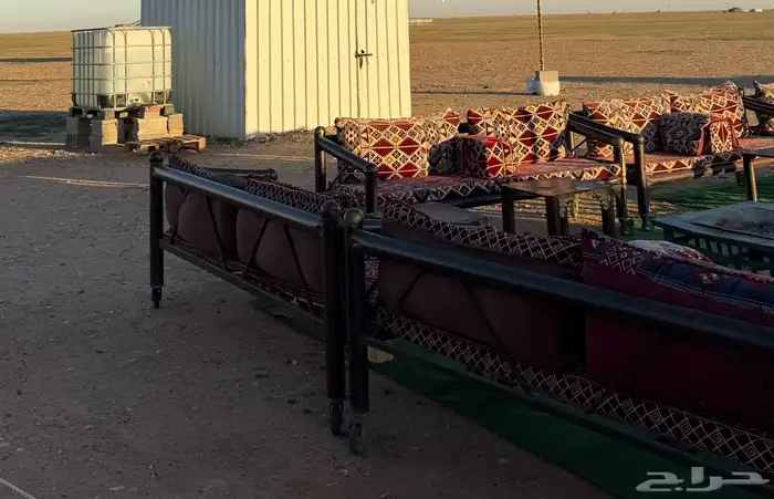 كراسي حديد 1