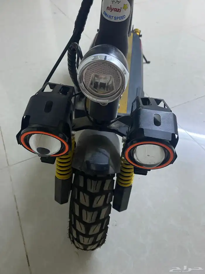 اسكوتر شبه جديد 1