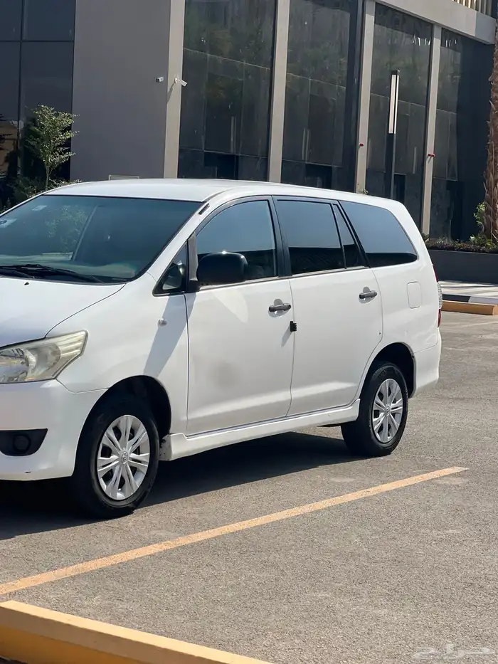 تايوتا انوفا 2015 2