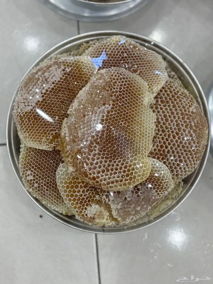 عسل بلدي من مناحلي في عسير بسعر منافس190 ريال يوجد جمله 10