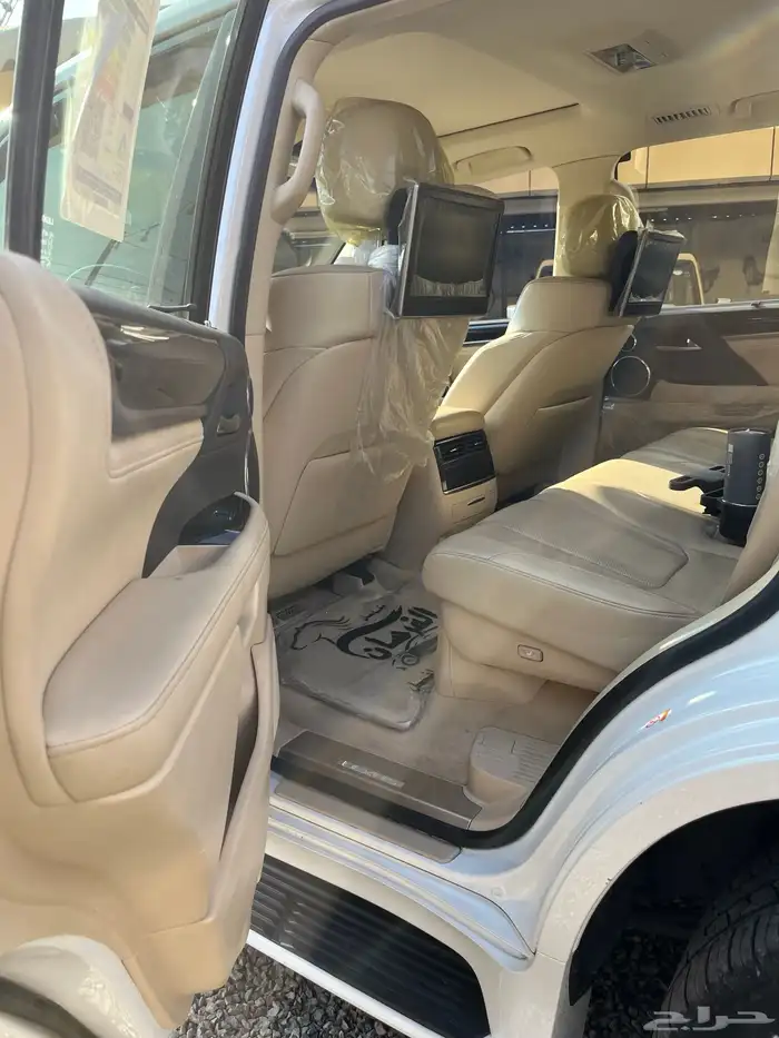 جيب لكزس 2017 LX 9