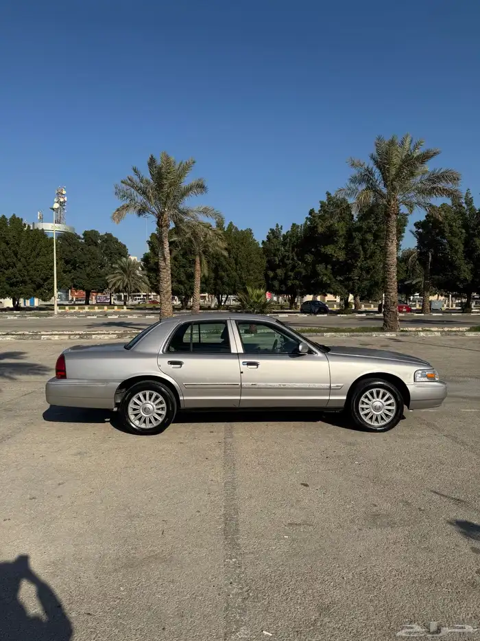 فورد قراند ماركيز 2010 7