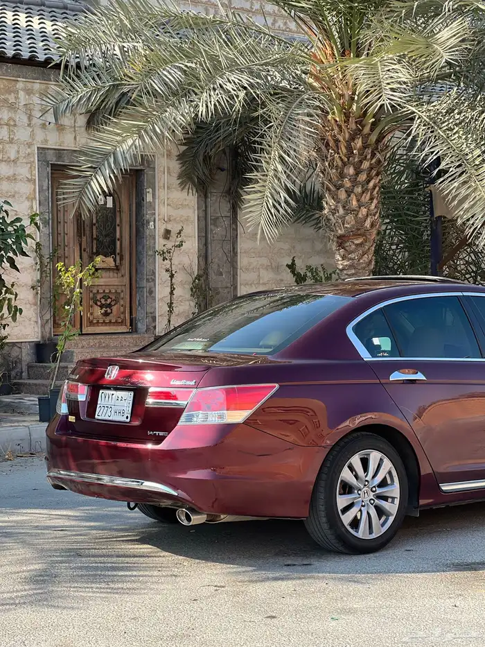 هوندا أكورد 2012 ممشى قليل نظيف جدا 8