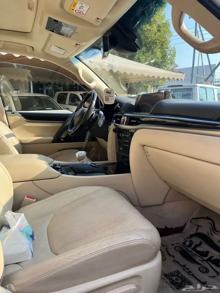 جيب لكزس 2017 LX 16