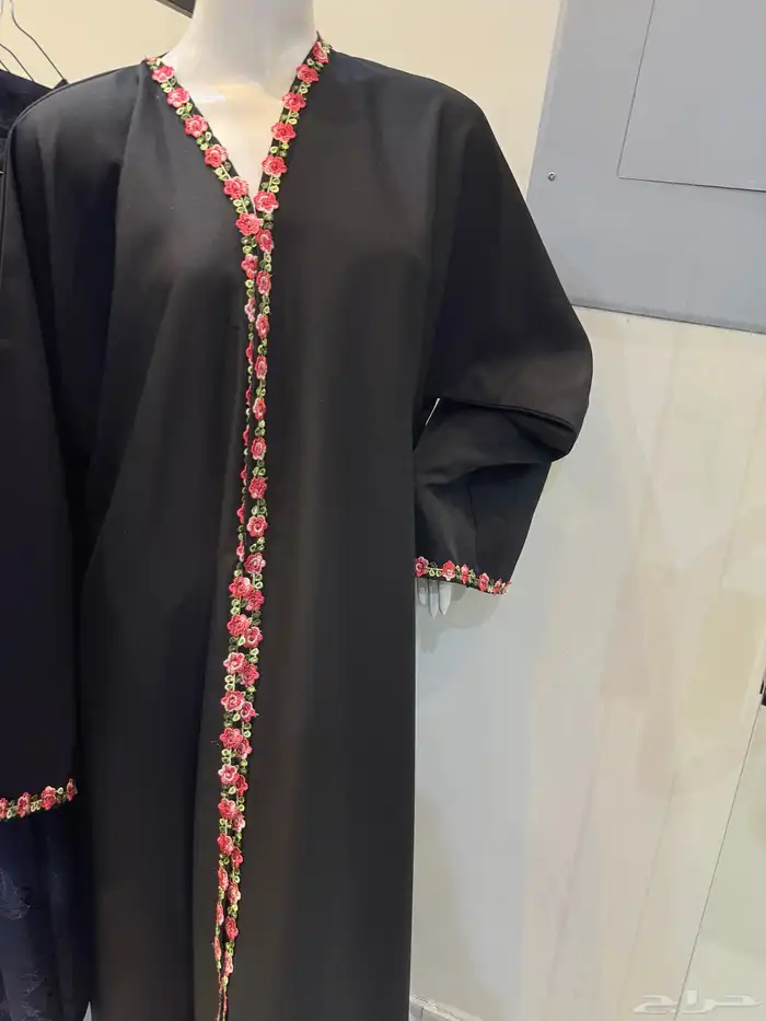 عبايه سودا بورد احمر 1