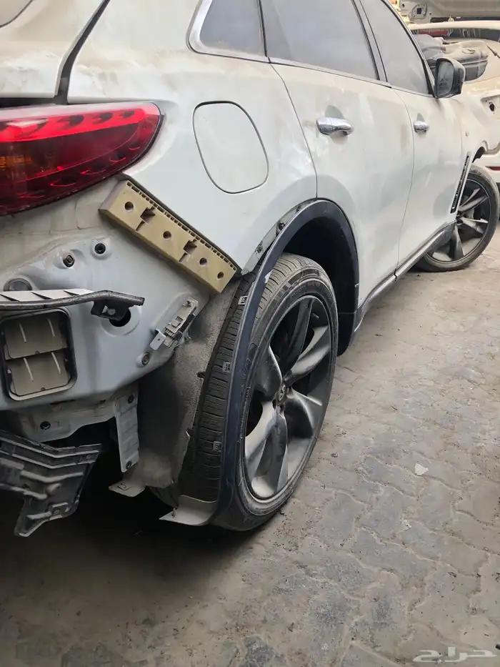انفنتي QX70S موديل 2019 تشليح قطع غيار فقط 1