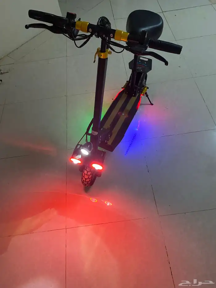 اسكوتر شبه جديد 4