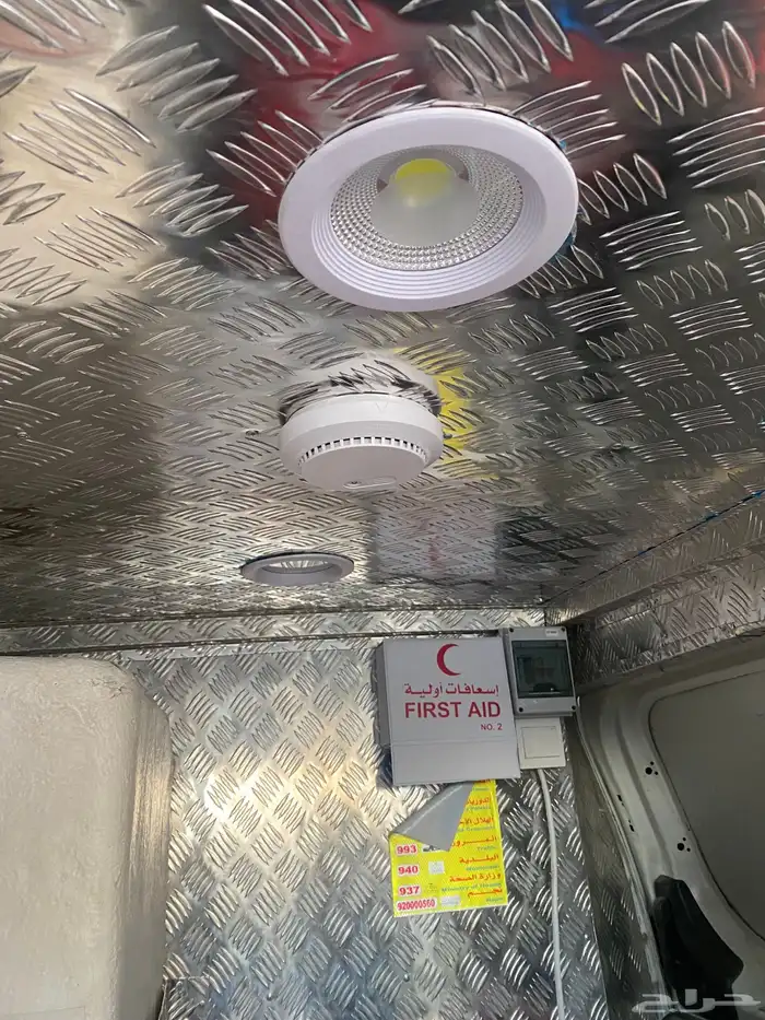 رينو دوكر مجهزه مغسلة متنقله 18