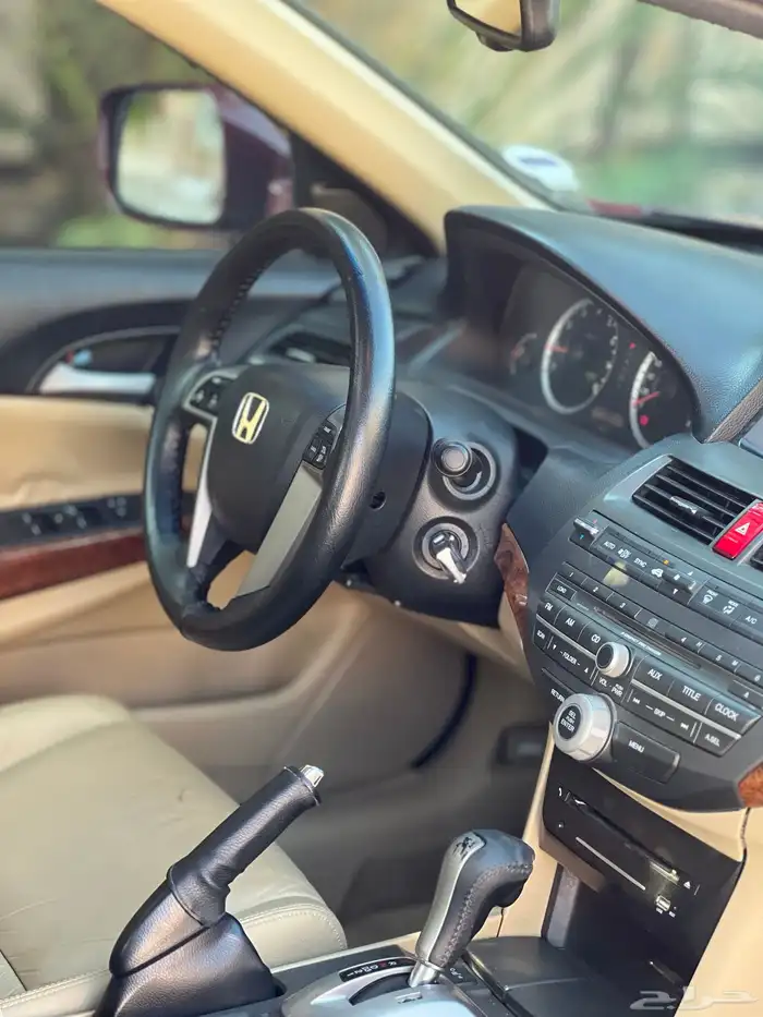 هوندا أكورد 2012 ممشى قليل نظيف جدا 30