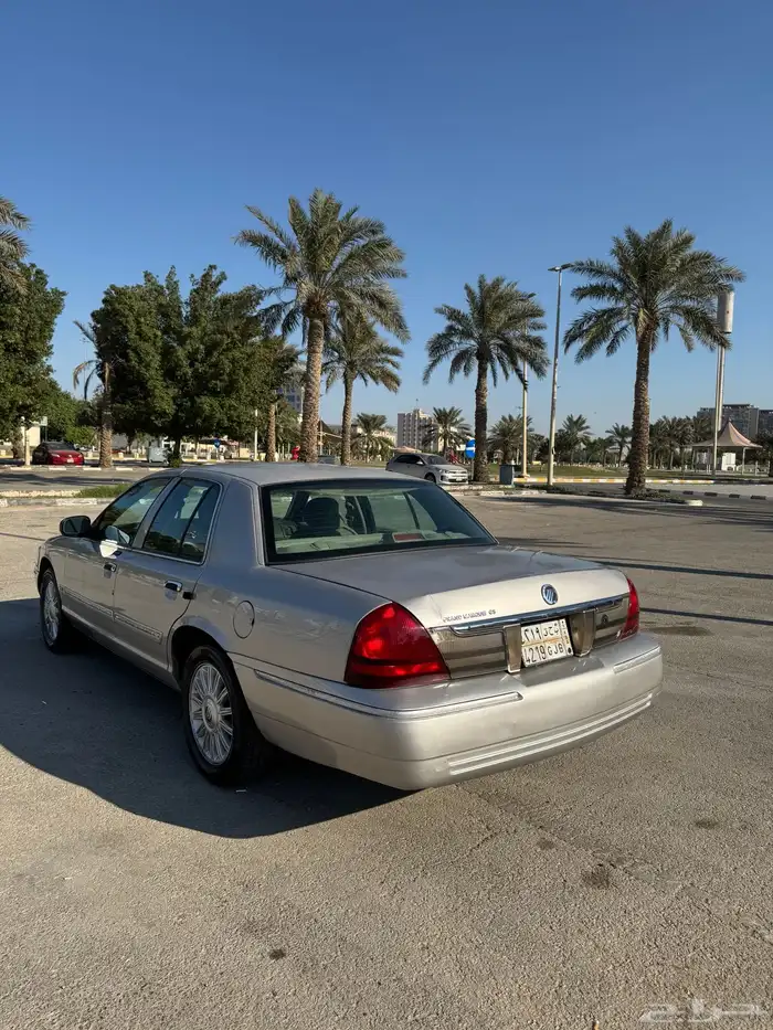 فورد قراند ماركيز 2010 5