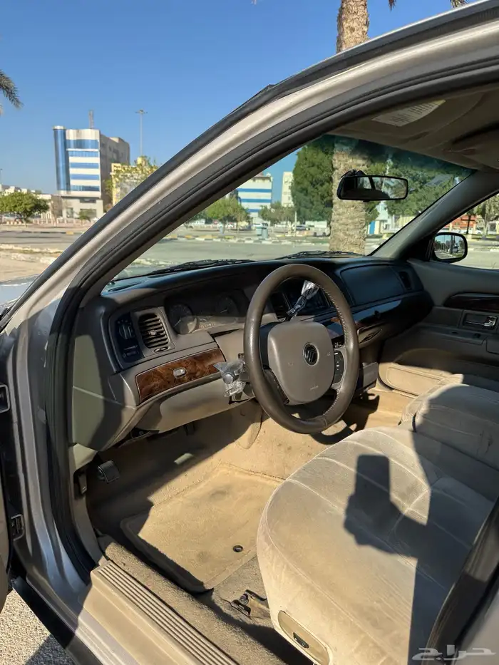 فورد قراند ماركيز 2010 8