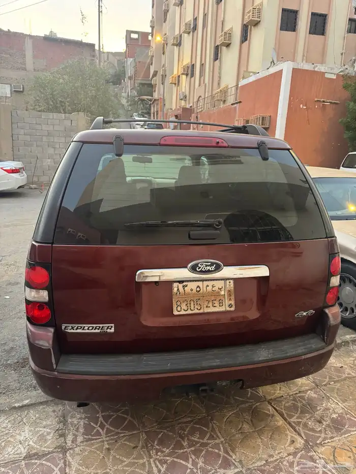 جيب فورد اكسبلور 2010 نظيف للبيع 3