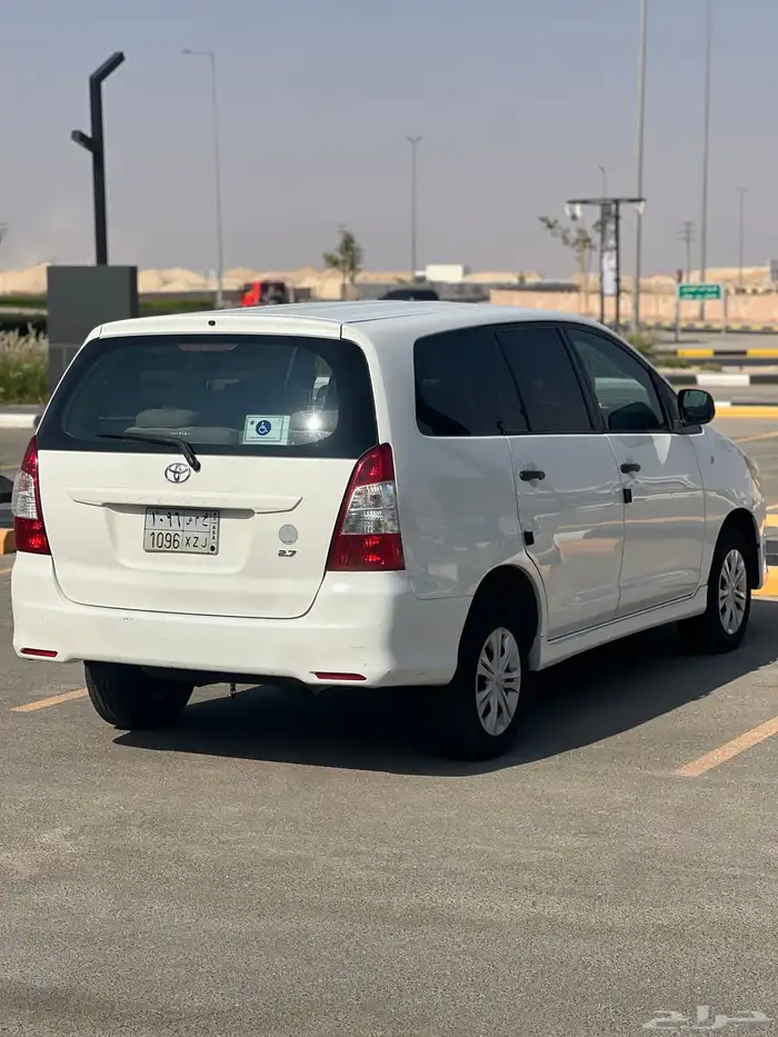 تايوتا انوفا 2015 5