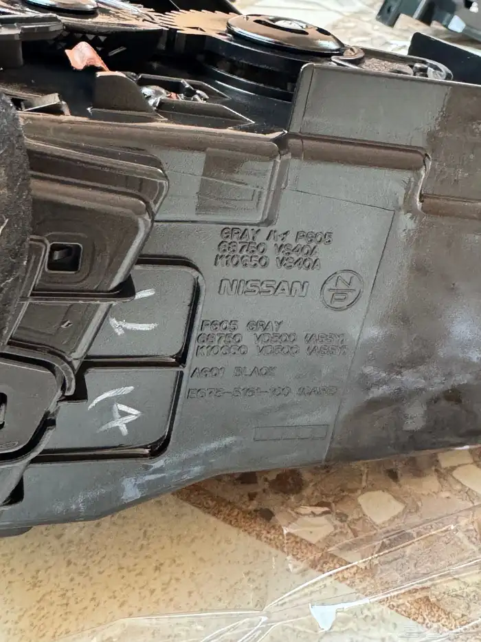 ديكورات درج باترول فتك 2005 وطالع لون اسود اصلي 7