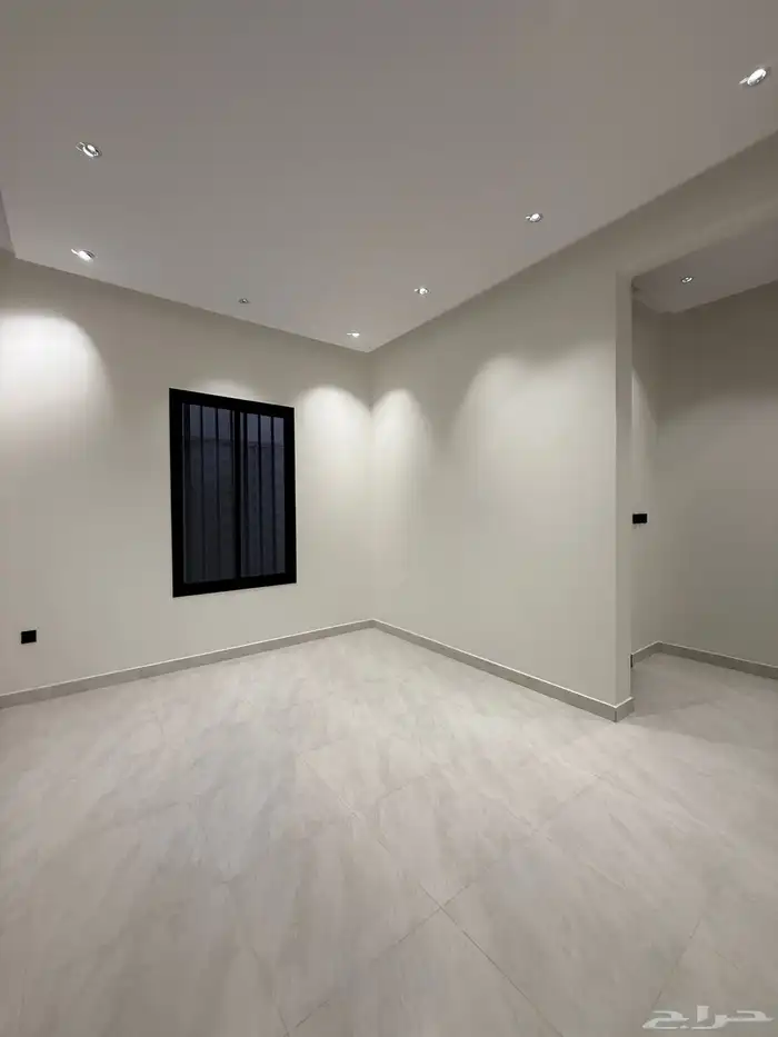 للبيع ارواف علويه و ارضيه ببايكة سيارة ف ابها حي الزهور 49