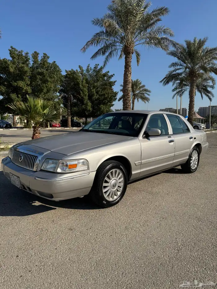 فورد قراند ماركيز 2010 1