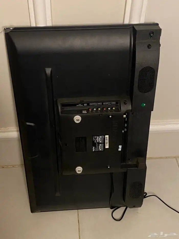 اعرض لكم تلفزون شغال ولا فيه اي شي الحد ب 300 0