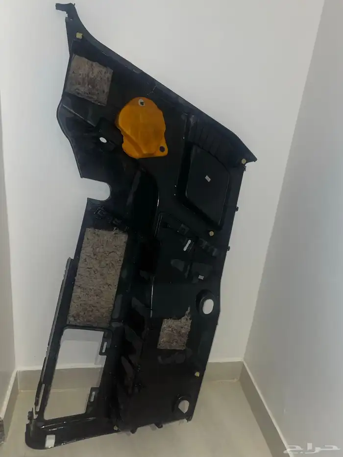 ديكور داخلي يسار سيارة اف جي 1