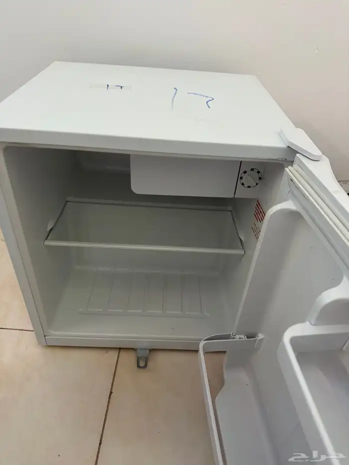 ثلاجه صغيره شبه جديده 3