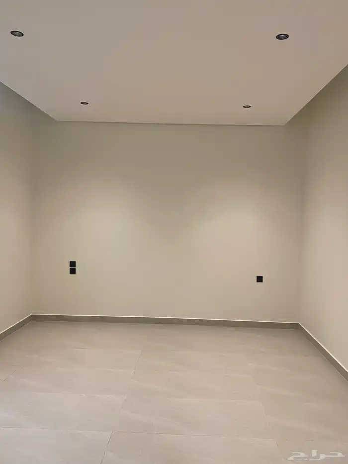 للبيع فلة مودرين من المالك مباشرة 32