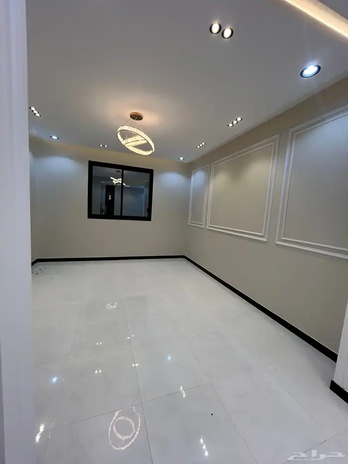 للبيع روف علوي بموقع متميز حي دره الموسى شغل VIP 9