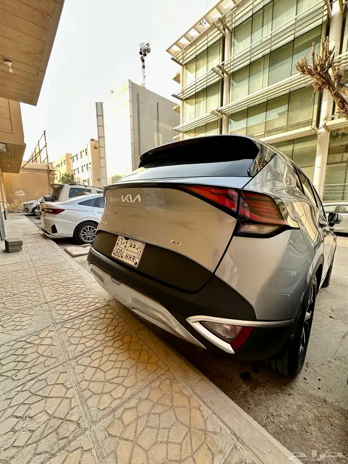 للتنازل كيا سبورتاج 1600 سوافاكي نص فل 4