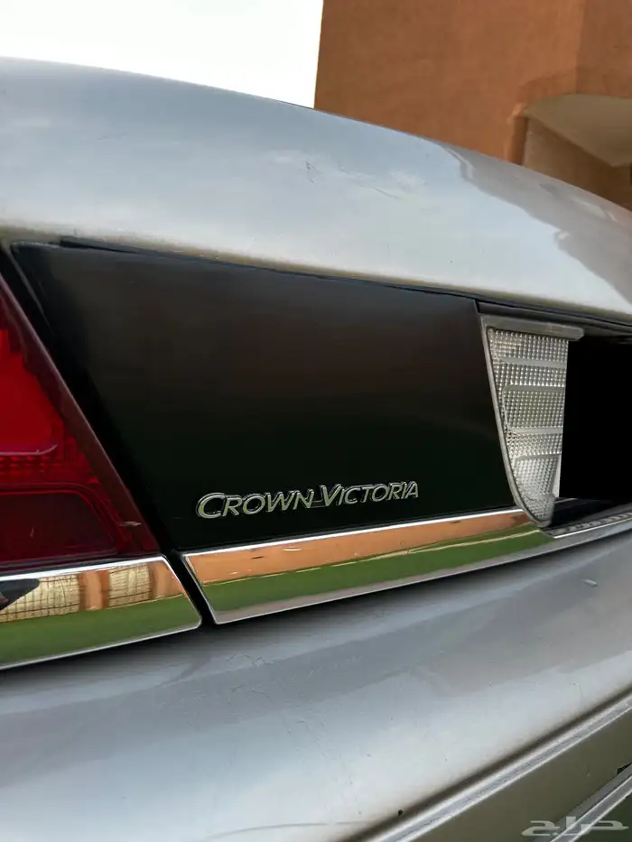 فورد كراون فكتوريا 2008 8