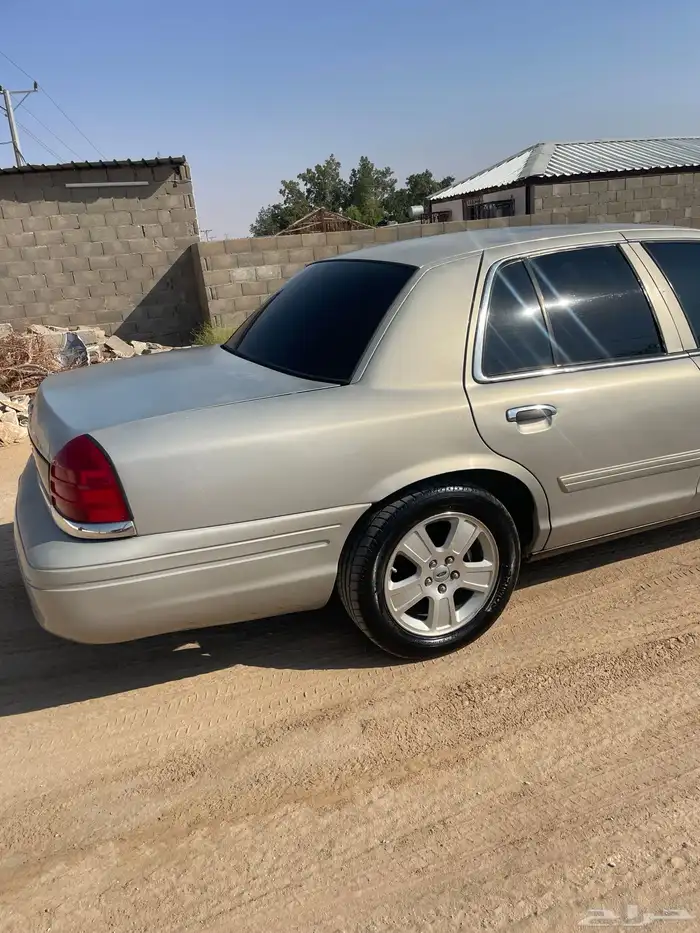 فورد فكتوريا نضيف 2